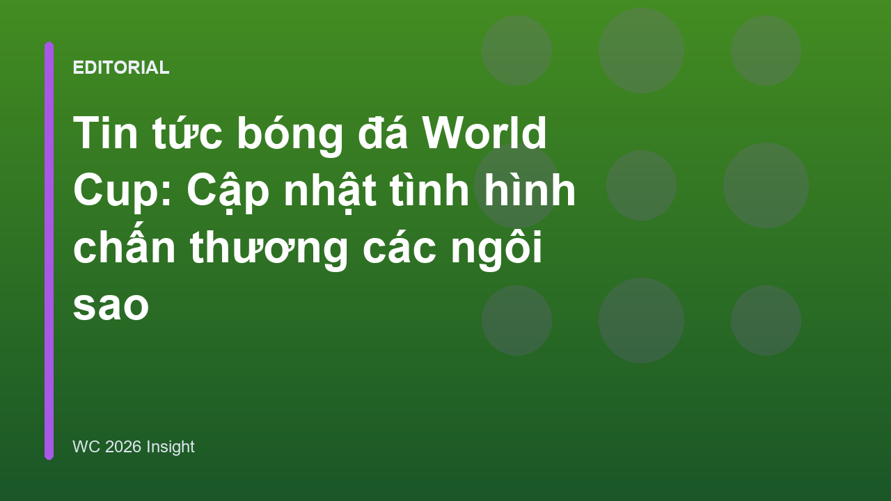 Cầu thủ bóng đá đang được chăm sóc y tế trên sân cỏ